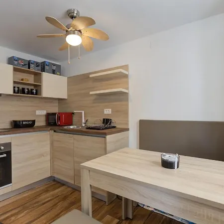 Cvrk Family House Apartment Novi Vinodolski