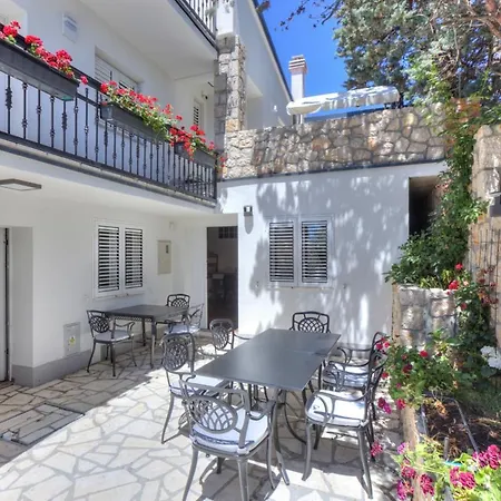 Apartment Cvrk Family House Novi Vinodolski
