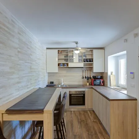 Cvrk Family House Novi Vinodolski