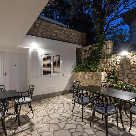 Apartment Cvrk Family House Novi Vinodolski
