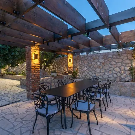 Cvrk Family House