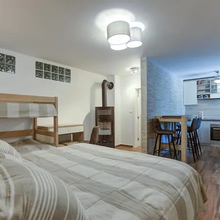 Apartment Cvrk Family House Novi Vinodolski