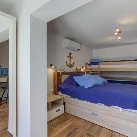 Apartment Cvrk Family House Novi Vinodolski